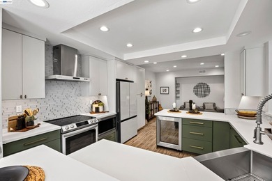 Beautifully renovated 3 bedroom, 2.5 bath home that lives like a - photo 16