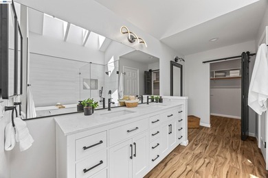 Beautifully renovated 3 bedroom, 2.5 bath home that lives like a - photo 22