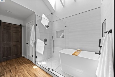 Beautifully renovated 3 bedroom, 2.5 bath home that lives like a - photo 23