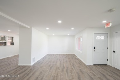 Available for sale or lease, this prime turn-key commercial - photo 4