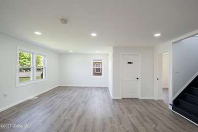 Available for sale or lease, this prime turn-key commercial - photo 5