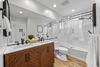 Beautifully renovated 3 bedroom, 2.5 bath home that lives like a - photo 28