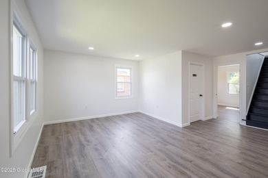 Available for sale or lease, this prime turn-key commercial - photo 8