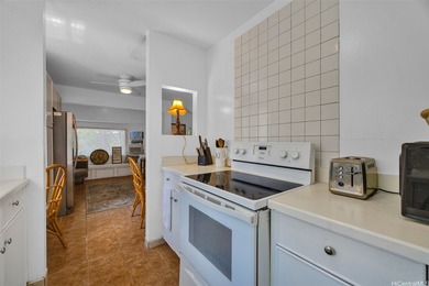 Rare opportunity to own a ground-floor unit in the highly - photo 5
