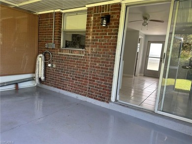 Located at the end of a quiet cul-de-sac, this waterfront duplex - photo 12