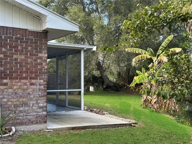 Located at the end of a quiet cul-de-sac, this waterfront duplex - photo 13