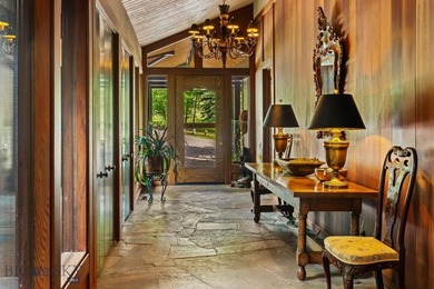 Stunning unobstructed views, privacy with an elegant - photo 3