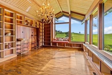 Stunning unobstructed views, privacy with an elegant - photo 4