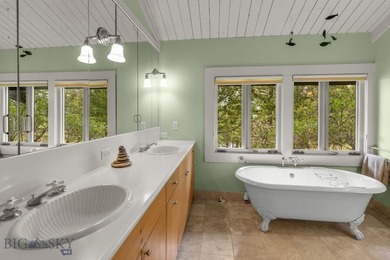 Stunning unobstructed views, privacy with an elegant - photo 6