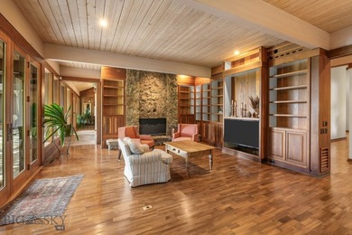Stunning unobstructed views, privacy with an elegant - photo 10