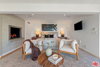 Nestled in the heart of Malibu, this architectural post-and-beam - photo 12