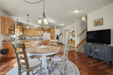 Beautiful home in Medicine Park's Granite Ridge Addition. This 3 - photo 12
