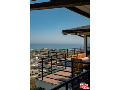 Nestled in the heart of Malibu, this architectural post-and-beam - photo 14
