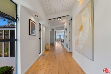 Nestled in the heart of Malibu, this architectural post-and-beam - photo 17
