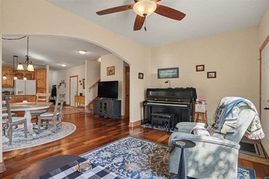 Beautiful home in Medicine Park's Granite Ridge Addition. This 3 - photo 17