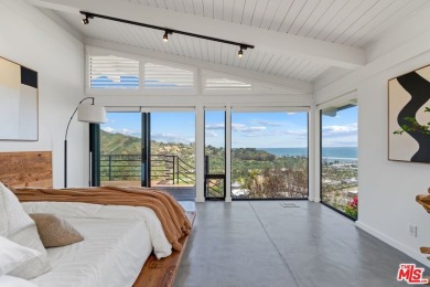 Nestled in the heart of Malibu, this architectural post-and-beam - photo 18