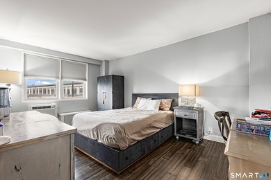 One-of-a-kind/ Fully-renovated/ Move-in-ready 8th floor
