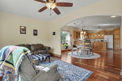 Beautiful home in Medicine Park's Granite Ridge Addition. This 3 - photo 19