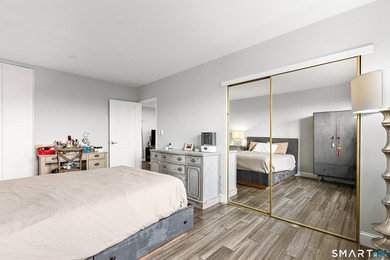 One-of-a-kind/ Fully-renovated/ Move-in-ready 8th floor