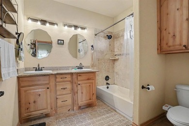 Beautiful home in Medicine Park's Granite Ridge Addition. This 3 - photo 20