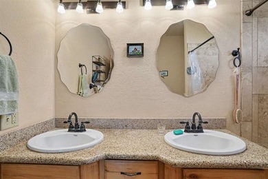 Beautiful home in Medicine Park's Granite Ridge Addition. This 3 - photo 22