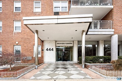 One-of-a-kind/ Fully-renovated/ Move-in-ready 8th floor