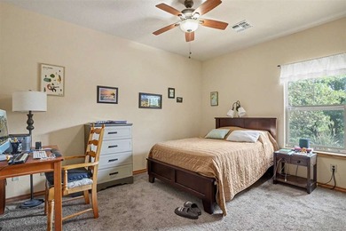 Beautiful home in Medicine Park's Granite Ridge Addition. This 3 - photo 26