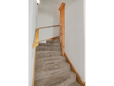 Beautiful home in Medicine Park's Granite Ridge Addition. This 3 - photo 30