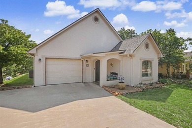 Beautiful home in Medicine Park's Granite Ridge Addition. This 3 - photo 38