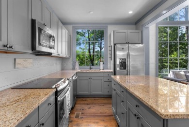 The most private home in beautiful Silverock Cove where luxury - photo 17
