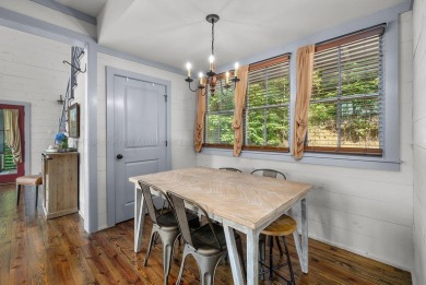 The most private home in beautiful Silverock Cove where luxury - photo 21