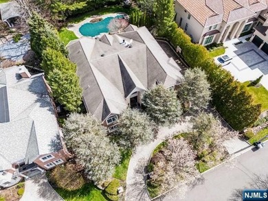 Explore Colonial-style masterpiece located in the prestigious - photo 2