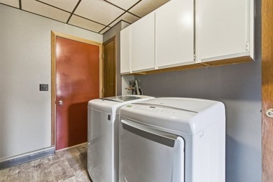 This spacious multi-level home in Eau Claire is full of - photo 22