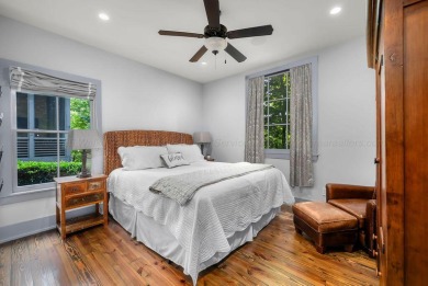 The most private home in beautiful Silverock Cove where luxury - photo 22
