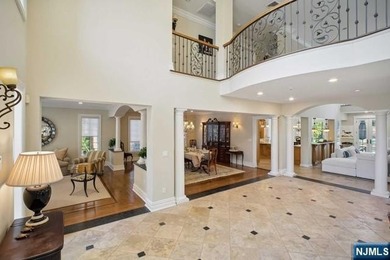 Explore Colonial-style masterpiece located in the prestigious - photo 5