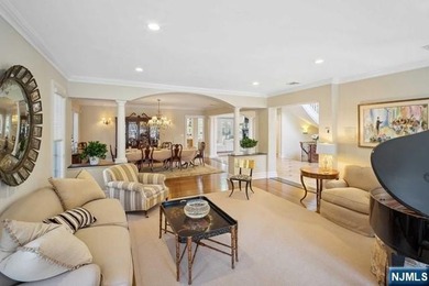 Explore Colonial-style masterpiece located in the prestigious - photo 7