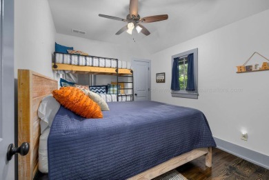The most private home in beautiful Silverock Cove where luxury - photo 28
