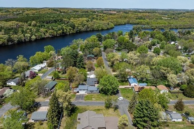 This spacious multi-level home in Eau Claire is full of - photo 31