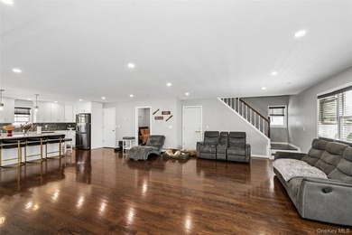 This NEW CONSTRUCTION waterfront Colonial offers modern luxury - photo 4