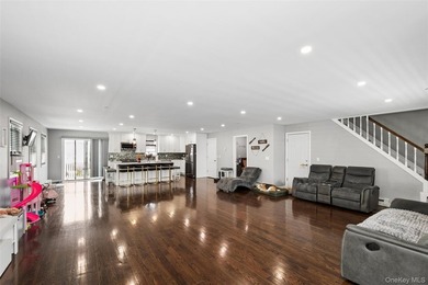 This NEW CONSTRUCTION waterfront Colonial offers modern luxury - photo 5