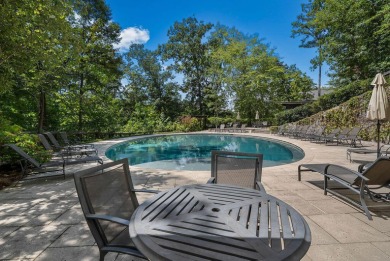 The most private home in beautiful Silverock Cove where luxury - photo 37