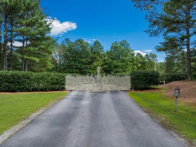 The most private home in beautiful Silverock Cove where luxury - photo 42
