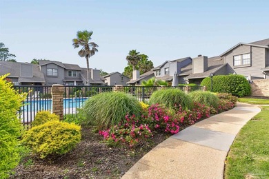 Enjoy coastal living in this updated 3-bedroom 2-bath townhome - photo 44