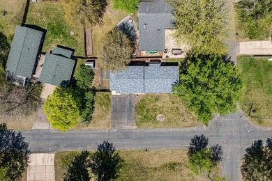 This spacious multi-level home in Eau Claire is full of - photo 45