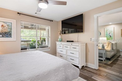 Beautiful and completely renovated, this stylish 1-bedroom villa - photo 11