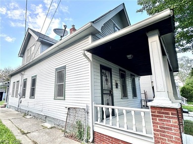 An absolutely stunning find just minutes away from Downtown - photo 3