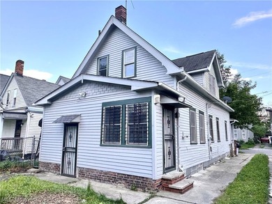 An absolutely stunning find just minutes away from Downtown - photo 4