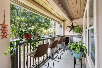 Beautiful and completely renovated, this stylish 1-bedroom villa - photo 18