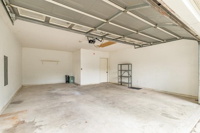 Don't miss out on this beautiful 3-bedroom, 2-bath home - photo 25