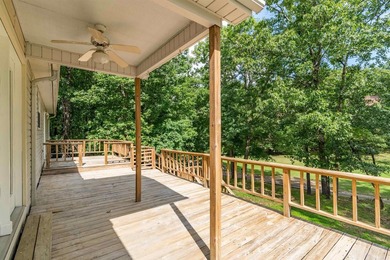 Don't miss out on this beautiful 3-bedroom, 2-bath home - photo 28